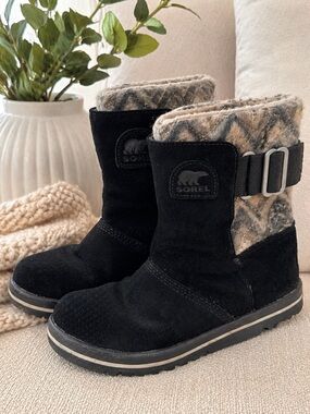 Sorel Suede Winter Boots Sz 7.5 Black Quilted Lined Cozy